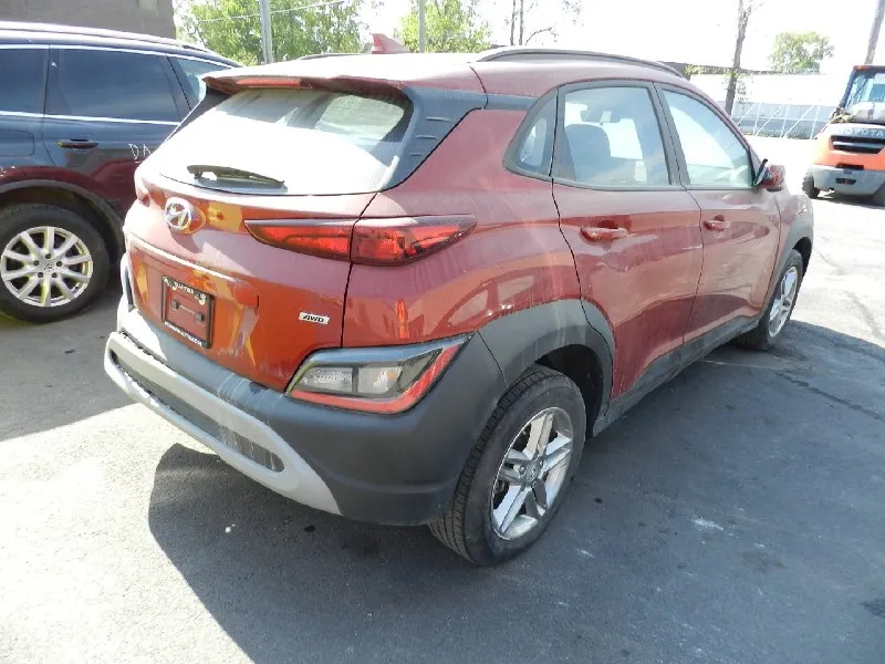 Hyundai kona год : 03/2021 привод : полный 4wd пробег: 30.000 км. двигатель: 2.0 бензин (150 л. с.) машина в грузии доставка в течении 10дней цена : 1.599.000 рублей. +79493781111 📞 🇷🇺 звоните: +79493781111 - фотография - 6