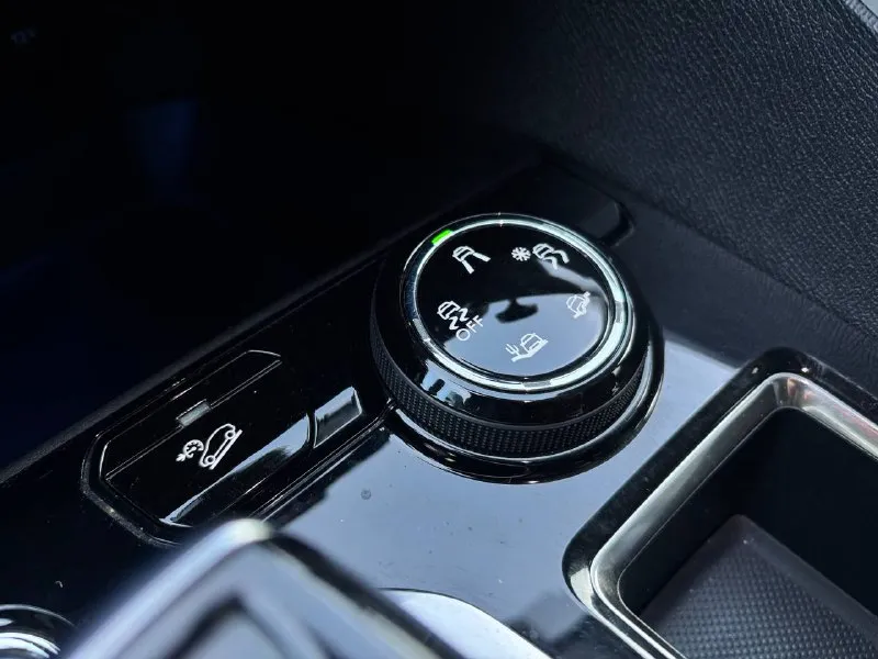 🚘 peugeot 3008 год 2017 двс 2.0 hdi дизель пробег 92т км кпп автомат ☎️+79497309912 ✅авто в идеальном состоянии! ✅с оригинальным пробегом92т км ✅1 хозяин с момента покупки ✅весь в родном окрасе! ✅местный не пригон учет 180 рф ✅передняя часть в бронепленке! 💰цена🔥 1980т руб ✅богатая комплектация камеры 360 без ключевой доступ эл рег сидений с памятью эл отк багажника холодильник в подлокотнике навигация под рулевые лепестки мульти руль выбор режима дороги диодная оптика голосовое упр мультимедиа кнопка старт стоп литые диски р18 новая зимняя резина+лето полный комплект ключей автозапуск сервисные книги авто без вложений в безупречном состоянии! +79497309912 николай иванович - фотография - 6