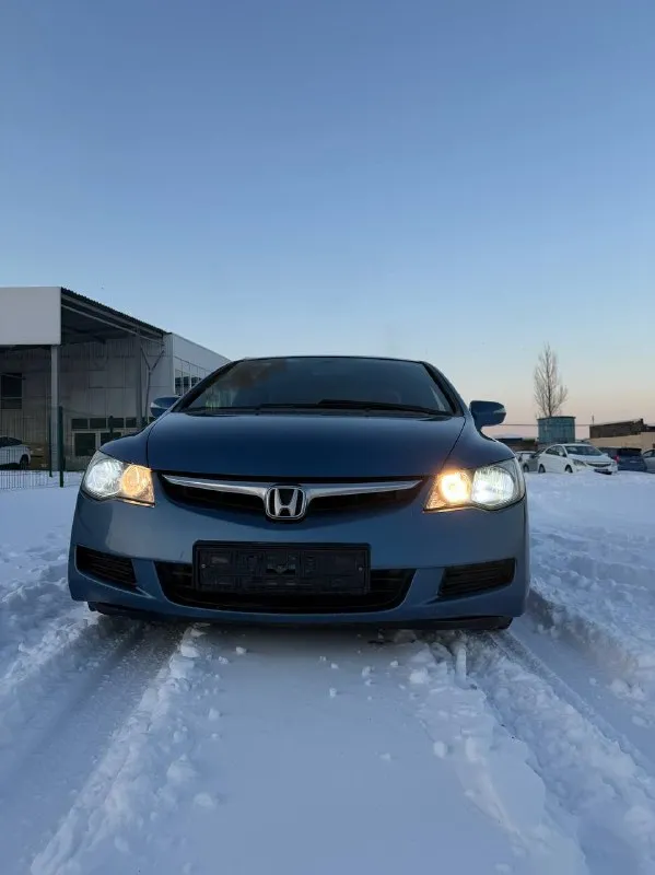 Honda civic,1.8 at (140 л. с.)2007 владельцев в птс:2 пробег: 315000 комплектация: кондер, , подогрев сидений, . документы: птс, стс 3. кол-во ключей: прохождение то: каждые 10 т. км. отличный автомобиль для своих лет. ни каких серьезных дтп не было, есть конечно несколько окрасов не криминальных. цена : 650,000 тел : 89612972709 - фотография - 2