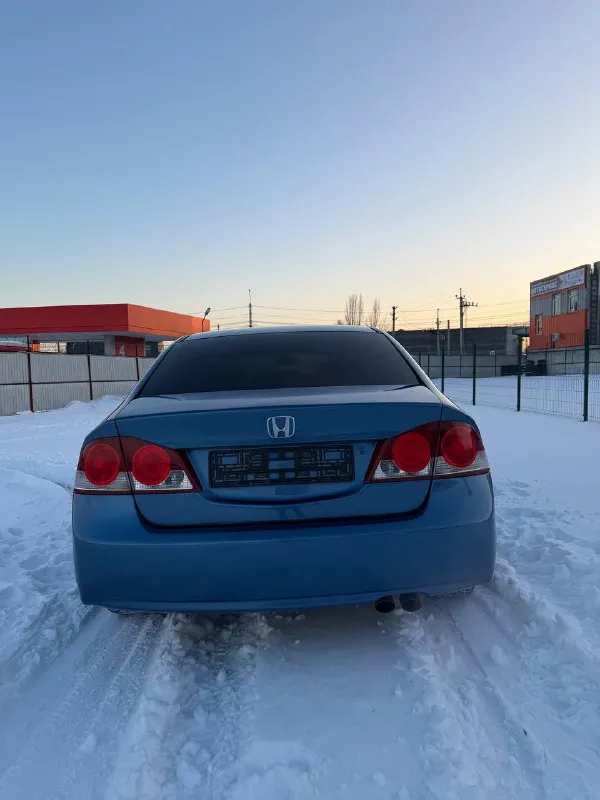 Honda civic,1.8 at (140 л. с.)2007 владельцев в птс:2 пробег: 315000 комплектация: кондер, , подогрев сидений, . документы: птс, стс 3. кол-во ключей: прохождение то: каждые 10 т. км. отличный автомобиль для своих лет. ни каких серьезных дтп не было, есть конечно несколько окрасов не криминальных. цена : 650,000 тел : 89612972709 - фотография - 5