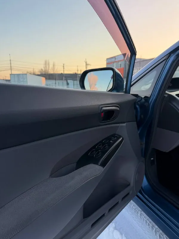 Honda civic,1.8 at (140 л. с.)2007 владельцев в птс:2 пробег: 315000 комплектация: кондер, , подогрев сидений, . документы: птс, стс 3. кол-во ключей: прохождение то: каждые 10 т. км. отличный автомобиль для своих лет. ни каких серьезных дтп не было, есть конечно несколько окрасов не криминальных. цена : 650,000 тел : 89612972709 - фотография - 8