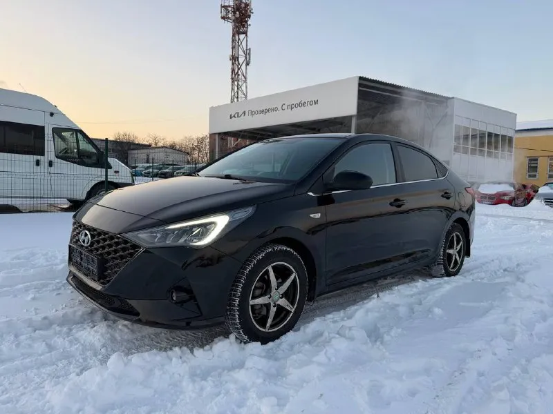 Hyundai solaris ii рестайлинг 2021г 100541км. комплектация: elegance. климат-контроль 1-зонный. круиз-контроль. парктроник передний. парктроник задний. регулировка руля по высоте. регулировка руля по вылету. дистанционный запуск двигателя. мультифункциональное рулевое колесо. бортовой компьютер. 1 хозяин, эптс. 2 ключа отличное внешнее и техническое состояние, , оригинальный пробег. сигнализация с автозапуском, шумоизоляция дверей, зоны риска в бронепленке. есть один косметический окрас. автомобиль 🚗 регистрация ростов на дону. цена : 1615.000 пишите, звоните. телеграмм. тел : 89612972709 - фотография - 1
