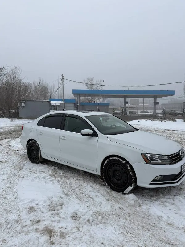 Продам свою свою jetta 6 sel 2014. я собственник. птс оригинал, одна запись. 1.8. 6 ст. автомобиль в хорошем состоянии. технически автомобиль в хорошем состоянии. салон в хорошем состоянии. полный элекропакет, подогревы сидений, люк, климат контроль двухзонный. 2 комплекта резины с дисками. на все вопросы отвечу по телефону. автомобиль находится в г. донецке. цена 1.150000. реальному покупателю хороший торг. продаю по причине покупки нового авто. +79493215821. +79495339607 -телеграм. 📲 tg: @e_078_a 📞 звоните: +7(949)3215821 - фотография - 3