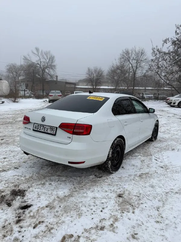 Продам свою свою jetta 6 sel 2014. я собственник. птс оригинал, одна запись. 1.8. 6 ст. автомобиль в хорошем состоянии. технически автомобиль в хорошем состоянии. салон в хорошем состоянии. полный элекропакет, подогревы сидений, люк, климат контроль двухзонный. 2 комплекта резины с дисками. на все вопросы отвечу по телефону. автомобиль находится в г. донецке. цена 1.150000. реальному покупателю хороший торг. продаю по причине покупки нового авто. +79493215821. +79495339607 -телеграм. 📲 tg: @e_078_a 📞 звоните: +7(949)3215821 - фотография - 4