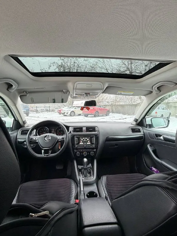 Продам свою свою jetta 6 sel 2014. я собственник. птс оригинал, одна запись. 1.8. 6 ст. автомобиль в хорошем состоянии. технически автомобиль в хорошем состоянии. салон в хорошем состоянии. полный элекропакет, подогревы сидений, люк, климат контроль двухзонный. 2 комплекта резины с дисками. на все вопросы отвечу по телефону. автомобиль находится в г. донецке. цена 1.150000. реальному покупателю хороший торг. продаю по причине покупки нового авто. +79493215821. +79495339607 -телеграм. 📲 tg: @e_078_a 📞 звоните: +7(949)3215821 - фотография - 8