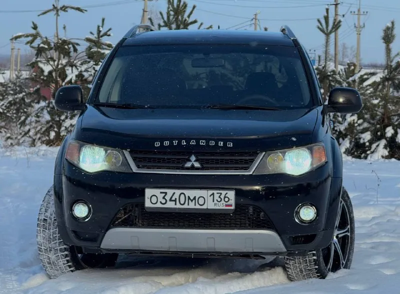В продаже mitsubishi outlander xl, 3.0 л, 220 л. с. самая удачная модификация, автомат, не cvt! двигатель работает ровно, сухой. комплект грм, ремни, ролики, помпа, свечи, заменены 10.09.25. ходовая часть после ревизии, перебран стартер, заменены колодки в круг, новые масла, фильтра. вложений эстетически и технически не требует. комплектация «instyle», климат и круиз, обогрев зеркал и сидений, подрулевые лепестки. , датчик дождя и света. , мультируль. , диоды на два этажа, автозапуск. , дисплей на «android» с навигацией, ковшеобразные передние сиденья. , «откидной» борт заднего багажника, наличие фаркопа и т. д. новая зимняя и летняя резина идёт в комплекте. цена : 1,000.000 рублей. контакты : +7 (949) 363-52-68 территориально находится в г макеевка (центр) - фотография - 2
