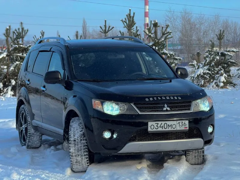В продаже mitsubishi outlander xl, 3.0 л, 220 л. с. самая удачная модификация, автомат, не cvt! двигатель работает ровно, сухой. комплект грм, ремни, ролики, помпа, свечи, заменены 10.09.25. ходовая часть после ревизии, перебран стартер, заменены колодки в круг, новые масла, фильтра. вложений эстетически и технически не требует. комплектация «instyle», климат и круиз, обогрев зеркал и сидений, подрулевые лепестки. , датчик дождя и света. , мультируль. , диоды на два этажа, автозапуск. , дисплей на «android» с навигацией, ковшеобразные передние сиденья. , «откидной» борт заднего багажника, наличие фаркопа и т. д. новая зимняя и летняя резина идёт в комплекте. цена : 1,000.000 рублей. контакты : +7 (949) 363-52-68 территориально находится в г макеевка (центр) - фотография - 3