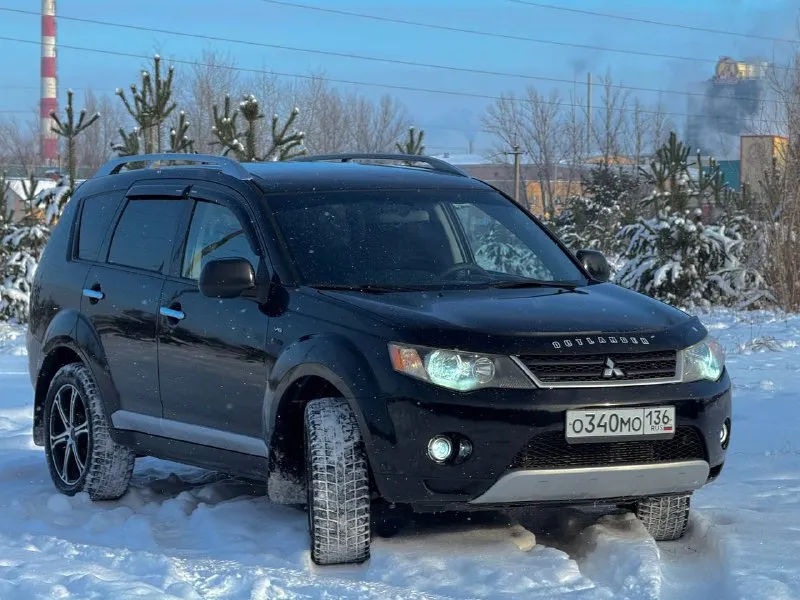 В продаже mitsubishi outlander xl, 3.0 л, 220 л. с. самая удачная модификация, автомат, не cvt! двигатель работает ровно, сухой. комплект грм, ремни, ролики, помпа, свечи, заменены 10.09.25. ходовая часть после ревизии, перебран стартер, заменены колодки в круг, новые масла, фильтра. вложений эстетически и технически не требует. комплектация «instyle», климат и круиз, обогрев зеркал и сидений, подрулевые лепестки. , датчик дождя и света. , мультируль. , диоды на два этажа, автозапуск. , дисплей на «android» с навигацией, ковшеобразные передние сиденья. , «откидной» борт заднего багажника, наличие фаркопа и т. д. новая зимняя и летняя резина идёт в комплекте. цена : 1,000.000 рублей. контакты : +7 (949) 363-52-68 территориально находится в г макеевка (центр) - фотография - 4
