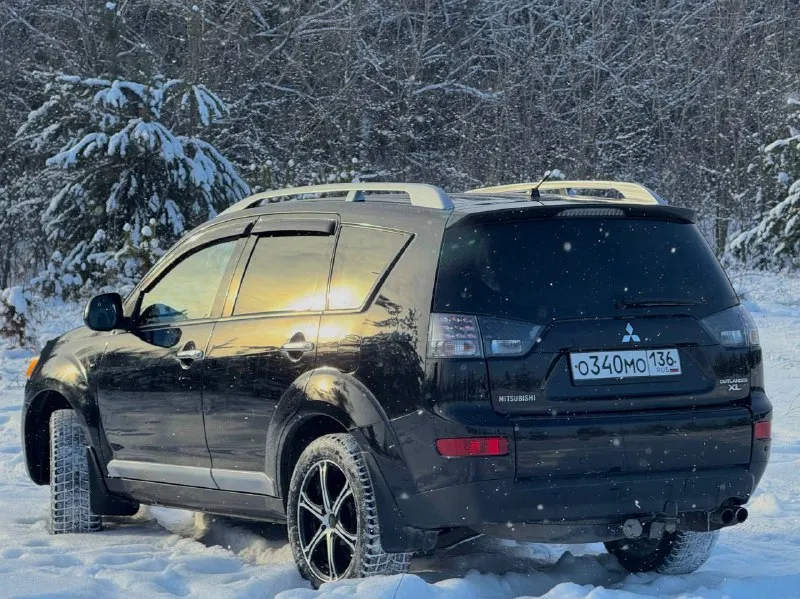В продаже mitsubishi outlander xl, 3.0 л, 220 л. с. самая удачная модификация, автомат, не cvt! двигатель работает ровно, сухой. комплект грм, ремни, ролики, помпа, свечи, заменены 10.09.25. ходовая часть после ревизии, перебран стартер, заменены колодки в круг, новые масла, фильтра. вложений эстетически и технически не требует. комплектация «instyle», климат и круиз, обогрев зеркал и сидений, подрулевые лепестки. , датчик дождя и света. , мультируль. , диоды на два этажа, автозапуск. , дисплей на «android» с навигацией, ковшеобразные передние сиденья. , «откидной» борт заднего багажника, наличие фаркопа и т. д. новая зимняя и летняя резина идёт в комплекте. цена : 1,000.000 рублей. контакты : +7 (949) 363-52-68 территориально находится в г макеевка (центр) - фотография - 8