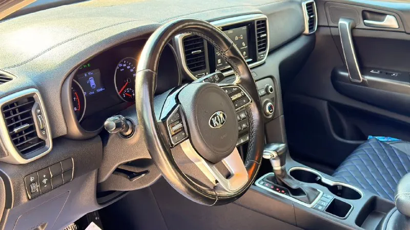 Kia sportage 2020 автомобиль в идеальном состоянии как внешне так и технически, автомобиль не бит не крашен, никаких вложений не требует, двигатель работает идеально без шумно, коробка работает изумительно, по ходовой части как новая, под капотом все сухо без каких либо подтеков, по электрики работает все до единой кнопочки. в комплекте два ключа сервисная книжка. установлена сигнализация с автозапуском starline. автотека вся зеленая!🍀 любые проверки с вашей стороны. по документам все кристально чисто любое оформление. двигатель: 2.0 (бензин) коробка: автомат год: 2020 цена: 1.980.000₽ торг присутствует только при осмотре автомобиля! 📱+79494748264 +79886224342 телеграмм ⬆️ вотсап ⬆️. 📞 звоните: +7(949)4748264 - фотография - 8