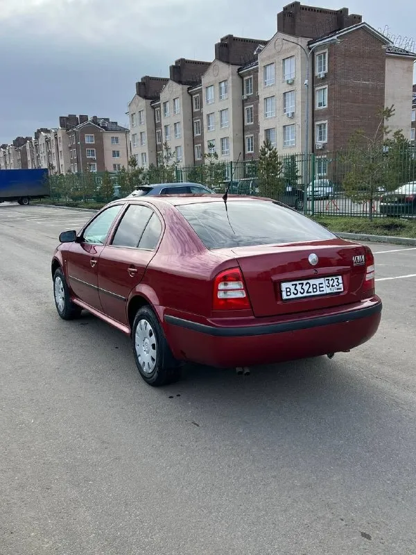 Skoda octavia tour в идеальном состоянии! 2 хозяина за всю историю. автотека зелёная ✅ пробег составляет 244 тысяч километров(оригинал подтверждённый автотекой). птс оригинал. кузов не участвовал в дтп и полностью оцинкован. установлен газ евро-4 пропан! (зарегистрирован в птс) недавно было проведено полное техническое обслуживание с заменой грм, помпы, масла, фильтров и свечей. двигатель работает как часы — тихо и без расхода масла. механическая коробка передач переключается мягко и легко, а ходовая часть не издаёт никаких стуков, стоит новая резина r 15. в комплектацию входят кондиционер, стеклоподъёмники, подогрев сидений, бортовой компьютер, гидроусилитель руля, подушки безопасности airbag, abs, и заводская сигнализация. кузов не имеет ржавчины и гнили салон в отличном состоянии — чистый и опрятный. документы в полном порядке. возможны любые виды оформления. техосмотр пройден. осмотр проводился в донецке. цена:560.000₽ т+79494355183 - фотография - 5