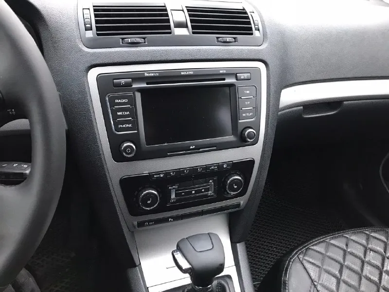 Октавиа 2011г. двигатель 1.8tsi. пробег 131000км. коробка автомат. состояние соответствует фото 890000₽ торг +79595854035 📞 звоните: +7(959)5854035 - фотография - 5