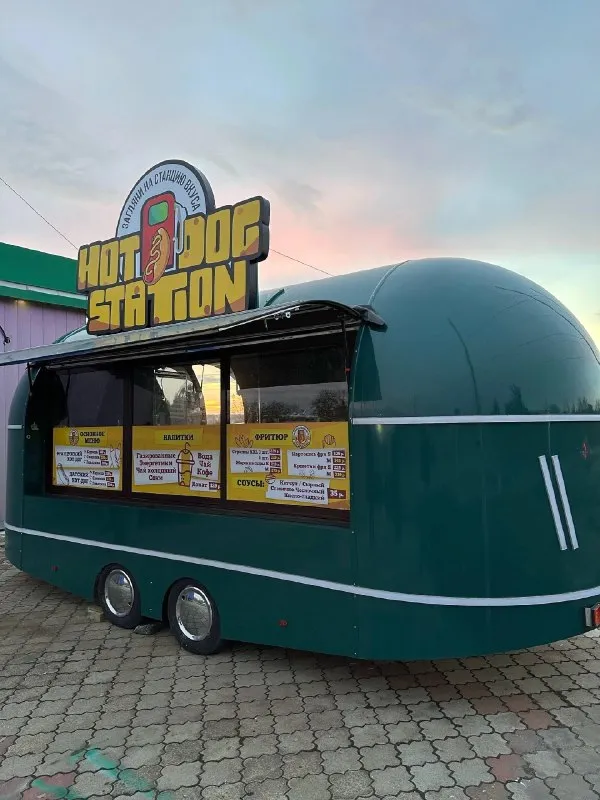 Продам фудтрак-прицеп. 2024 года выпуска, с завода! в эксплуатации был 3 месяца практически максимальная комплектация размер 7 метров с прицепным, сам фудтрак 6 метров, внутренняя площадь 15кв. м. цена 1.750.000 рублей с оборудованием (морозилка, два холодильника, два гриля, фритюр, кондиционер) все вопросы по номеру +7(949)8808808 📞 звоните: +7(949)8808808 - фотография - 2