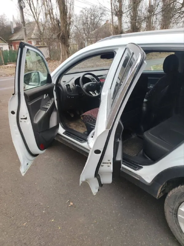 Продам kia спортедж 3 2012г 2.0л 150л с механика, привод передний. авто в хорошем состоянии, двс и кпп работают идеально, масло не берет, скорости переключаются мягко. кузов без рыжиков. ходовая обслужена, много что менялось. салон не затертый. звоните, все расскажу. цена 1,270. торг. тел. 79498544242. 📞 звоните: +7(949)8544242 - фотография - 6