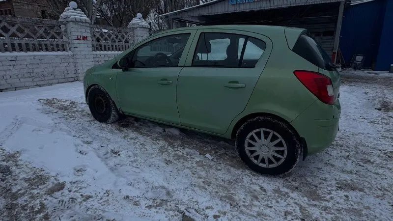 Opel корса 1.2 2008г робот пробег 153000 комплектация хорошая, подогревы сидений, руля. по техническому состоянию все отлично. по кузову есть проблемы, вмятины, выцвели некоторые участки. салон целый цена 350000 без торга +79598000106 📞 звоните: +7(959)8000106 - фотография - 2