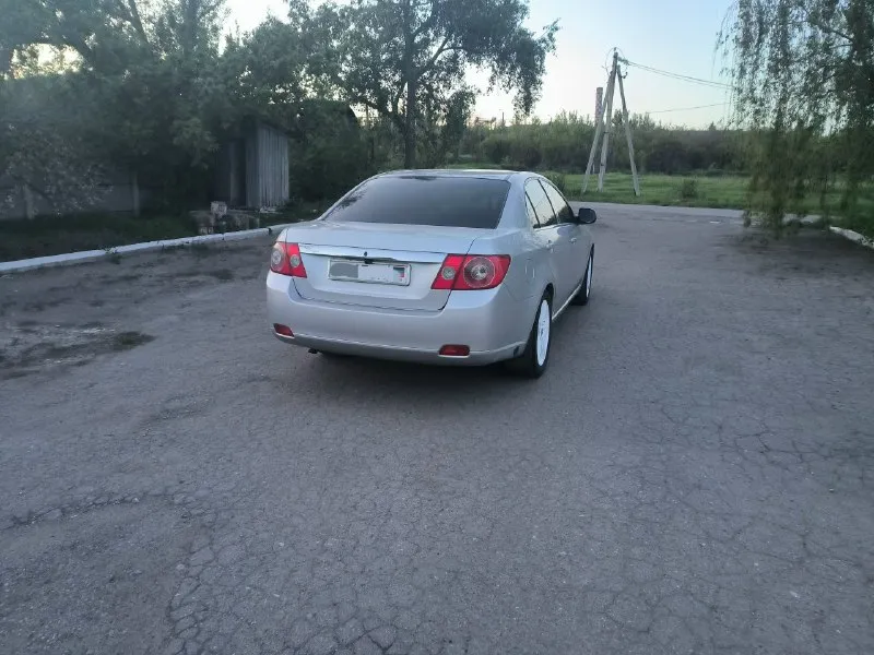 Автор: продам chevrolet эпика, мотор 2л (143 л/с) пробег 124 тыс, салон велюр всё целое работает, светится, крутится весной куплены новые 17 диски и резина. установлено и зарегистрировано гбо. донецк цена 800 тыс. , торг при встрече +79493872482.. ???наш телеграм канал [ бесплатное размещение за репост??? правила сообщества [ мы в мах [ [ 📞 звоните: +7(949)3872482 - фотография - 2