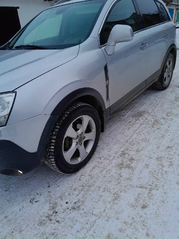 Продам автомобиль opel антара 12год, 3.0 бензин, без турбины, акпп 6ступ, пробег 195 тыс, автомобиль в родной окраски, есть все для комфортной езды, кожаные сиденье с подогревом, кондиционер и т. д и т. п, новая ходовая и резина зимняя, без вложения, в макеевке, 885т. руб, торг, обмен, срочно, +79494905479 📞 звоните: +7(949)4905479 - фотография - 4