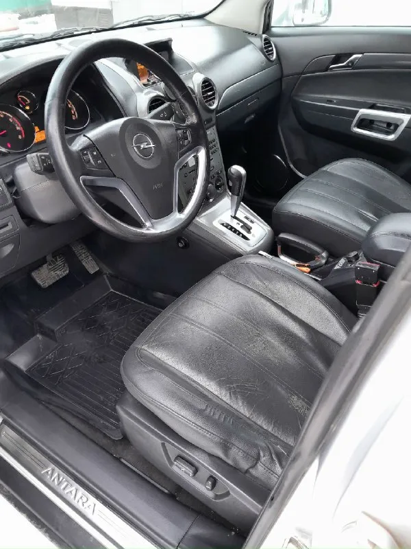 Продам автомобиль opel антара 12год, 3.0 бензин, без турбины, акпп 6ступ, пробег 195 тыс, автомобиль в родной окраски, есть все для комфортной езды, кожаные сиденье с подогревом, кондиционер и т. д и т. п, новая ходовая и резина зимняя, без вложения, в макеевке, 885т. руб, торг, обмен, срочно, +79494905479 📞 звоните: +7(949)4905479 - фотография - 6