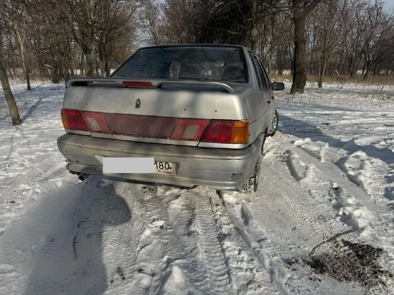 Продам ваз 15-ху 8ми-клоп. в хорошем состоянии скоростя не выбивает, мотор работает отлично, днище, пороги не гнилые, стаканы ланжероны целые. документы в порядке на 180 учете, есть стеклоподъемники, бортовик. по электрике все работает. посмотреть донецк кировский р/н. цена 140₽ +79493711572 - фотография - 3