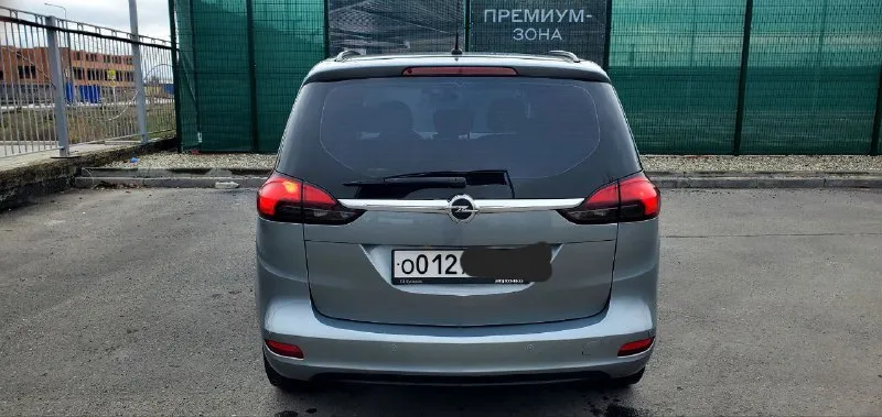 Продам opel zafira tourer год 2013 1,8 механика бензин пробег 204 000. прошу не путать с 1,4 двигателя машина в идеальном состоянии 1 хозяин в родном окрасе без ржавчины и прочих недостатков двигатель коробка ходовая всё в отличном состоянии без вложений за машиной следили и относились очень бережно 2 ключа 2 брилка хорошая комплектация датчик дождя датчик света круиз контроль климат и многое другое остальная информация по телефону цена 1100000 торг. .т +79490036029 +79494932503 - фотография - 5
