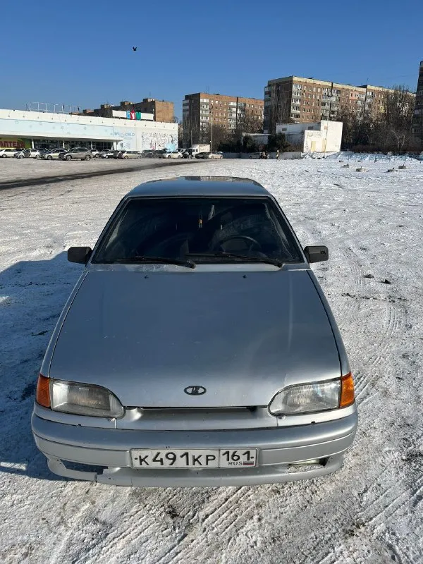 Ваз 2115 продам музыкального трудягу, технически автомобиль в отличном состоянии, печка греет, свет работает. 2008г. в. комплектация со стеклоподъемниками. пробег: 255000км двигатель 1.6 8кл, была полная капиталка на пробеге 240000, дополнительно прошит до 90л. с. масло не ест, не троит, не дымит, расход 7-8л по городу. кпп пятиступка, работает отлично, без хрустов, все передачи работают. сцепление заменено на новое. дно, пороги, лонжероны, стаканы, дно багажника все родные, в идеальном состоянии. салон чистый, не прокуренный, внутри приятно находится. кузов в нормальном состоянии, дтп не было, все стекла родные. музыка: спереди по два динамика в дверях+пищалки, сзади два мощных овала, есть усилитель, проводка под саб протянута, играет достойно. из нового: датчик термостата, новая рулевая рейка с наконечниками, радиатор печки, стартер перебрали. документы чистые птс стс дкп все на руках. резина зима новая на новых 14 штампах. цена: 220000₽торг г. донецк +79495037001 - фотография - 3