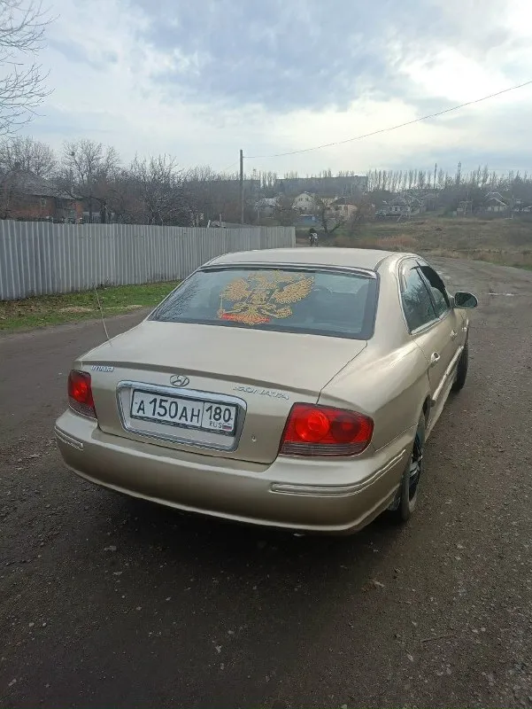 Продам hyundai соната 2008 года в хорошем состоянии. вложения не требует. поварена и покрашена. полная комплектация стеклоподъёмники, гур, электрозеркала, кондиционер, печка хорошая, музыка и чистый ухоженный салон. остальные вопросы по телефону. возможно обмен с вашей доплатой. цена такого аппарата 430.000 тыс. рублей. осмотр машины город горловка +79495207504 если не дозваниваетесь пишите смс. 📞 звоните: +7(949)5207504 - фотография - 2