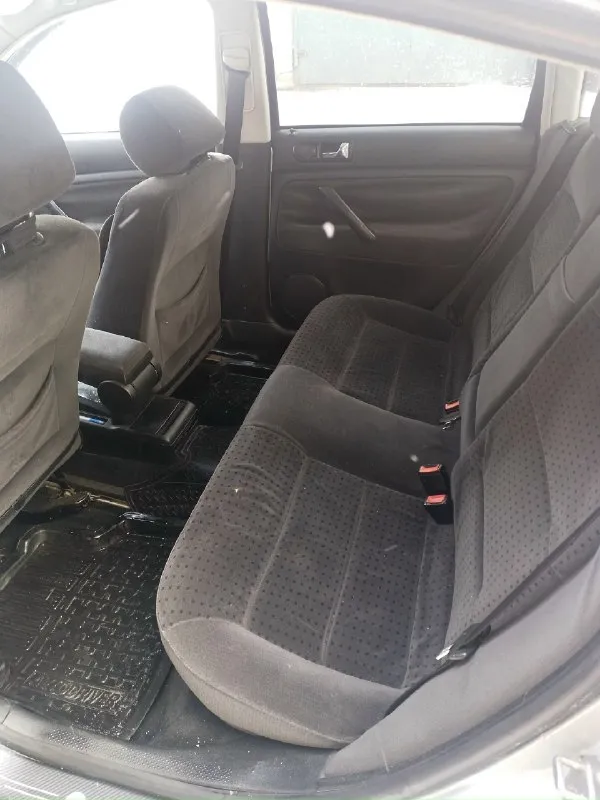 Пассат б5 2000г двигатель 1.8,125л/с пробег 435500 два хозяина, есть сервисная книжка, а также два ключа + один дубликат пластиковый, это редкость у кого он сохранился. машина вся в заводской окраске, есть элемент вторичного окраса, это задний багажник, был удар, но от первого владельца, ничего не скрываю, описываю как есть, стёкла родные кроме лобового. не работает компрессор кондиционера, перестал работать в этом году. фрион заправлен. есть 4 покаление вписан в тех. паспорт. могу скину видео обзор. +79494124105 осмотр г. харцызск 📞 звоните: +7(949)4124105 - фотография - 6