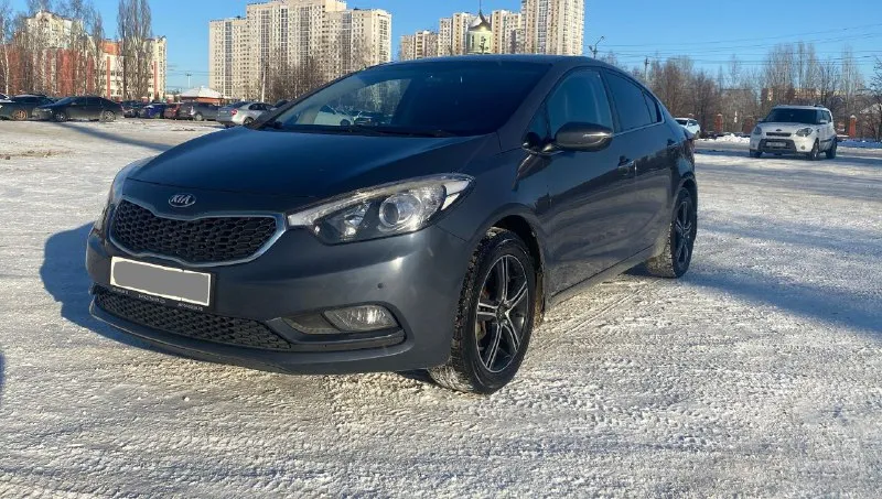 Kia cerato (киа церато )1.6 at, 2014г. , 139 000 км 1.6 at (130 л. с.) авто в отличном состоянии, ухоженный автомобиль в максимальной комплектации коробка автомат ( asin ) abs- антиблокировачная система esp- система курсовой устойчивости эсп - 4шт (электростеклоподъемники бортовой компьютер бесключевой доступ кнопка start/stop подушки безопасности два ключа сигнализация starline с автозапуском круиз контроль складываемые эл. зеркала с подогревом парктроники задние и передние мультимедиа, андроид, aux, bluetooth, usb камера заднего вида видеорегистратор мультируль подрулевые лепестки; датчик света и дождя двухзонный климат-контроль подогрев передних и задних сидений подогрев руля усилить рулевого управления на литых дисках и зимней резине липучке r16 противотуманные фары юридически чистая. штрафов, залогов и ограничений нет. находится в днр. г. енакиево диагностическая карта в мрэо для постановки на учет в наличии. цена 1120 000 руб тел: +79495646302 - фотография - 3