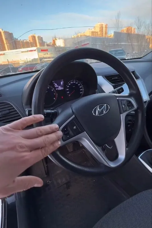 Hyundai solaris 2012г пробег родной реальный:190 т автотека:зеленая!!! комплектация active: 4 стеклоподъемника, бортовой компьютер, кондиционер, подогрев сидений, мульти руль и еще много всего другого! мотор работает идеально! без посторонних звуков, ходовая на 5+ не чего не стучит не гремит. по кузову просто красавец!! нет сколов нет царапин и остальных других минусов. в такси не когда не был по автотеки 1 хозяина! пробег не был скручен!! цена:710₽ звоните по номеру +79494673137 - фотография - 8