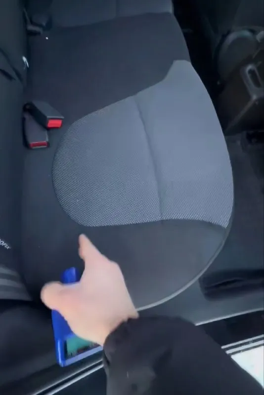 Hyundai solaris 2012г пробег родной реальный:190 т автотека:зеленая!!! комплектация active: 4 стеклоподъемника, бортовой компьютер, кондиционер, подогрев сидений, мульти руль и еще много всего другого! мотор работает идеально! без посторонних звуков, ходовая на 5+ не чего не стучит не гремит. по кузову просто красавец!! нет сколов нет царапин и остальных других минусов. в такси не когда не был по автотеки 1 хозяина! пробег не был скручен!! цена:710₽ звоните по номеру +79494673137 - фотография - 9