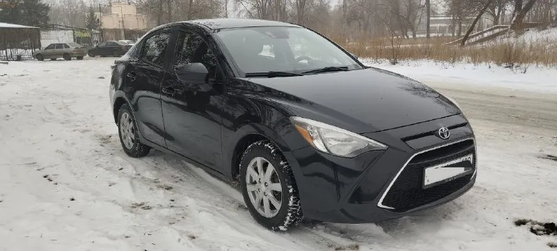 Toyota yaris 2019 год 1.5атмосферный, 107 лс, 130тыс км пробег, 6ст. автоматическая кпп местный учет машина в отличном состоянии, кузов оцинкован, ржавчины нет расход топлива 5.5- 7.5 в комплектации кнопка старт-стоп, активный круиз контроль, камера заднего хода, навигация и другое два комплекта покрышек и ковриков надёжный японский автомобиль цена 1.320 р тел +79493786727 - фотография - 4