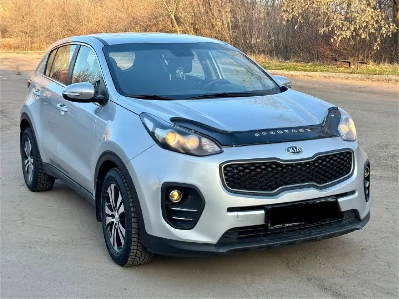 Kia sportage официал 2018 год выпуска эксплуатации с 2019 двигатель 2.0 бензин коробка автомат пробег родной 143 тыс. км автомобиль в отличном состоянии, кузов не бит, не крашен, весь в заводском окрасе, двигатель работает как часики, коробка листает как положено ! вообщем не какого вложения не требует от слова совсем. в автомобиле есть все для комфорта кондиционер, круиз контроль, датчики света, и дождя, подогревы зеркал, подогрев всех сидений, парктроники, многофункциональный монитор, android камера заднего вида, и многое другое, с документами полный порядок любой вид оформления ! г. донецк цена 1.785тыс. ₽ (возможен обмен ) звоните остальное по +79495210905 📲 tg: r. b 📞 звоните: +7(949)5210905 - фотография - 6