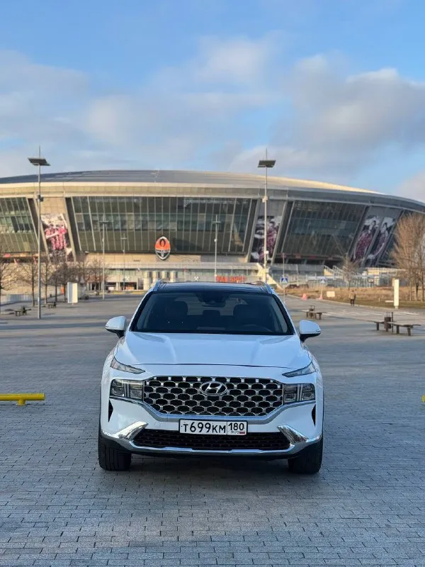 Продам santa fe 4 sel (рестайлинг) год выпуска:2022. объем двигателя: 2.5( атмосферник на 191 л. с)❗️ коробка передач: 8-ми ступенчатый автомат( не путайте с роботом)❗️ привод:полный! цвет:белый перламутр❗️ пробег автомобиля:67.000 тысяч км. комплектация очень хорошая❗️ из основных: -панорамная крыша ❗️ -адаптивный круиз контроль❗️ -удержание полосы -удержание руля и еще много чего -музыка harman kardon(с заводским самбуфером, усилителем)❗️ 3-х зонный климат контроль ! 4 режима езды ! автомобиль полностью обслуженный поменял на пробеге 66.000 тыс км : -свечи njk оригинал ! -масло в двигателе (liqui moly) -сделал частичную замену в акпп -все фильтра -антифриз, тормозную жидкость -обслужил полный привод машину русифицировал полностью на русский язык ( можно смотреть сериалы, фильмы через флешку). 2 комплекта резины. я собственник ❗️ цена: 4.400.000🍋( торг) вообщем более подробную информацию расскажу по телефону : +79495219479 +79495219479 -телеграмм - фотография - 4