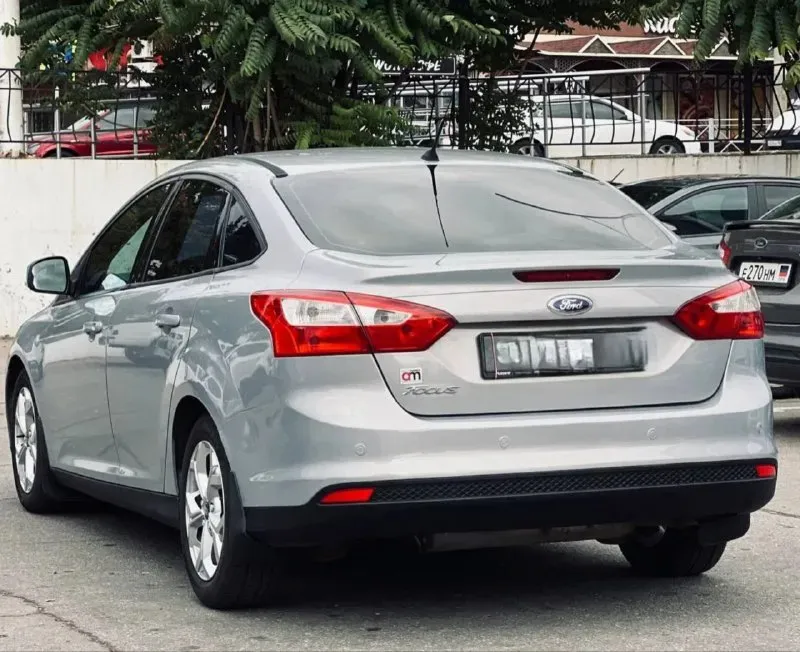 Продам: ford focus год: 2012 объем: 1.6 коробка: автомат привод: передний пробег: 230.000 км комплектация: регулировка руля по вылету и высоте, мультифункциональное рулевое колесо, круиз-контроль, климат-контроль, защита картера, регулировка, подогрев сидений, обогрев зеркал, андроид мультимедия с aux, usb, bluetooth, противотуманные фары, отделка кожей рулевого колеса, система помощи при парковке (камера заднего вида), тканевый салон в ухоженном состоянии, abs, штатный иммобилайзер, esp, электропривод зеркал, розетка 12v, штатная сигнализация, датчик света, дождя. автомобиль полностью обслужен и юридически чист без штрафов, залогов и запретов. цена: 800 к +79494308513 📞 звоните: +7(949)4308513 - фотография - 5