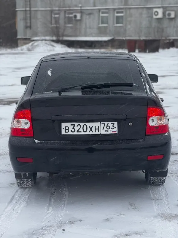 В продаже lada priora 2009 1.6 16 клоп. 175000 пробег мотор и коробка без нареканий, ни чего не хрустит, не выбивает. кузов на твердую 5 (есть 1 небольшой рыжик на фото видно) abs, airbag, 2 эсп, эур, цз, кондёр, зеркала с подогревом. катализатор вырезан. масло с фильтрами менялось 3500 км назад зимняя резина r14 в очень хорошем состоянии, покупалась в конце прошлого сезона магнитофон с блютузом, музыка простенькая в общем машинка для своих лет в очень хорошем состоянии цена 340000 ₽ торг у капота осмотр в макеевке оформление без проблем, машина без арестов и запретов +79493538895 - фотография - 6