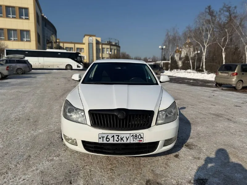 Продаётся skoda octavia a5 fl2 (2011 г. , 1.8 tfsi) в отличном состоянии! машина ухоженная, вложений не требует — сел и поехал. пройденное то меньше 500км назад. комфортный и надежный автомобиль с богатой комплектацией: круиз-контроль, двухзонный климат, датчики света и дождя, подогрев всех сидений, парктроники, заводская мультимедиа bolero с bluetooth и aux. стильный внешний вид дополняют 17" оригинальные диски audi на летней резине. зимние диски «штампы» r16 все документы в полном порядке. я владелец. кому интересно звоните расскажу все по обслуживанию автомобиля. 💰 цена: 820 000 руб. 📞 +7 949 315-27-97 📲 tg: @partizan_l 📞 звоните: +7(949)3152797 - фотография - 2