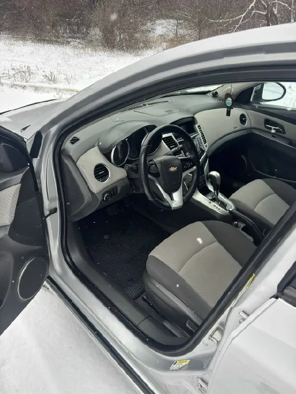 Chevrolet cruze 2009 1.6 бензин автомат цена 499 тыс рублей торг символический ✅я собственник, пробег 152 тыс двигатель 1.6 работает отлично 112 л. с (масло не ест) коробка передач автомат без нареканий. ходовая более менее, салон чистый и ухоженный! кузов в достойном состоянии (оцинкованный) комплектация: полный электра пакет, кондиционер, полный бортовой компьютер, подогрев сидений, планшет с навигацией, хорошая музыка, мульти-руль, юридически чистая. уже на 180 учете доки на фото макеевка район пушка +79498558051 vin : kl1ja69e9ak506690 возможно выгодный обмен с вашей доплатой на обмен цена дороже 📞 звоните: +7(949)8558051 - фотография - 7