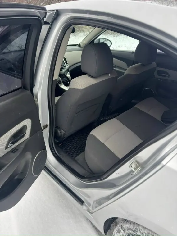 Chevrolet cruze 2009 1.6 бензин автомат цена 499 тыс рублей торг символический ✅я собственник, пробег 152 тыс двигатель 1.6 работает отлично 112 л. с (масло не ест) коробка передач автомат без нареканий. ходовая более менее, салон чистый и ухоженный! кузов в достойном состоянии (оцинкованный) комплектация: полный электра пакет, кондиционер, полный бортовой компьютер, подогрев сидений, планшет с навигацией, хорошая музыка, мульти-руль, юридически чистая. уже на 180 учете доки на фото макеевка район пушка +79498558051 vin : kl1ja69e9ak506690 возможно выгодный обмен с вашей доплатой на обмен цена дороже 📞 звоните: +7(949)8558051 - фотография - 8