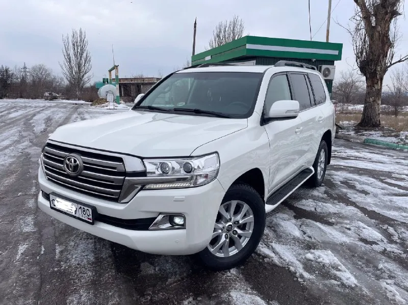 Тойота ланкрузер 200 год выпуска 2016 двигатель 4 5 дизель пробег 180 тысяч км идеальное состояние без единого подкраса 100% готов на любые проверки два комплекта резины зима лето два комплекта ковриком весь комплект ключей зоны риска брони плёнки сервисная книжка или обмен цена 5🍋700 +79495180296 📞 🇷🇺 звоните: +79495180296 - фотография - 10