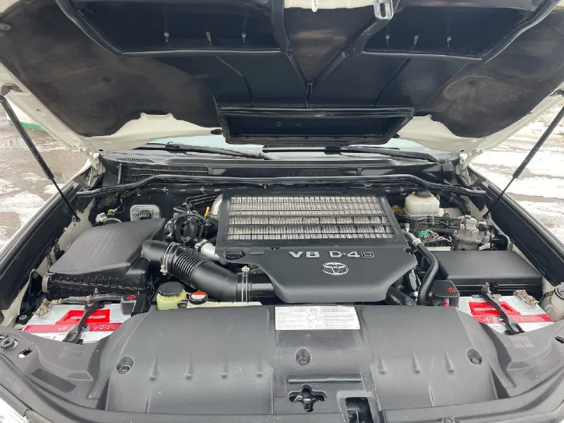 Тойота ланкрузер 200 год выпуска 2016 двигатель 4 5 дизель пробег 180 тысяч км идеальное состояние без единого подкраса 100% готов на любые проверки два комплекта резины зима лето два комплекта ковриком весь комплект ключей зоны риска брони плёнки сервисная книжка или обмен цена 5🍋700 +79495180296 📞 🇷🇺 звоните: +79495180296 - фотография - 3