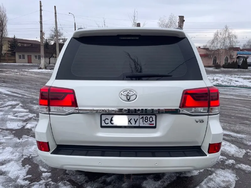 Тойота ланкрузер 200 год выпуска 2016 двигатель 4 5 дизель пробег 180 тысяч км идеальное состояние без единого подкраса 100% готов на любые проверки два комплекта резины зима лето два комплекта ковриком весь комплект ключей зоны риска брони плёнки сервисная книжка или обмен цена 5🍋700 +79495180296 📞 🇷🇺 звоните: +79495180296 - фотография - 4