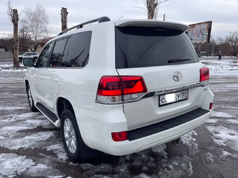 Тойота ланкрузер 200 год выпуска 2016 двигатель 4 5 дизель пробег 180 тысяч км идеальное состояние без единого подкраса 100% готов на любые проверки два комплекта резины зима лето два комплекта ковриком весь комплект ключей зоны риска брони плёнки сервисная книжка или обмен цена 5🍋700 +79495180296 📞 🇷🇺 звоните: +79495180296 - фотография - 6