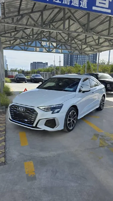 🔥 audi a3, 2022 ✅двигатель - 1.4 ( 150 л. с.) ✅коробка передач - 7-ступенчатая, робот. ✅привод - 2wd ✅пробег- 26000км ✅цвет- белый 💰- 2650000₽ ( под ключ 🔑 стоимость указана с доставкой в рф 🇷🇺 ростов, краснодар, днр) 📍автомобиль выкуплен и проверен - находится на нашей площадке в китае. готов к отправке, доставка в россию в течение 30 дней. audi a3, 2022г, 1.4 вся в заводском окрасе. ➡️камера 360 ➡️бесключевой доступ ➡️салон кожа ➡️кожаный полный мультируль ➡️система старт-стоп ➡️автосвет ➡️датчики давления в колесах ➡️парктроники 📲+79857542705 дмитрий (вотсап, телеграмм ) 📞 звоните: +7(985)7542705 - фотография - 2