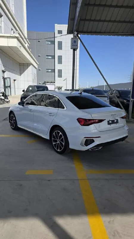 🔥 audi a3, 2022 ✅двигатель - 1.4 ( 150 л. с.) ✅коробка передач - 7-ступенчатая, робот. ✅привод - 2wd ✅пробег- 26000км ✅цвет- белый 💰- 2650000₽ ( под ключ 🔑 стоимость указана с доставкой в рф 🇷🇺 ростов, краснодар, днр) 📍автомобиль выкуплен и проверен - находится на нашей площадке в китае. готов к отправке, доставка в россию в течение 30 дней. audi a3, 2022г, 1.4 вся в заводском окрасе. ➡️камера 360 ➡️бесключевой доступ ➡️салон кожа ➡️кожаный полный мультируль ➡️система старт-стоп ➡️автосвет ➡️датчики давления в колесах ➡️парктроники 📲+79857542705 дмитрий (вотсап, телеграмм ) 📞 звоните: +7(985)7542705 - фотография - 3