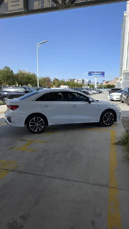 🔥 audi a3, 2022 ✅двигатель - 1.4 ( 150 л. с.) ✅коробка передач - 7-ступенчатая, робот. ✅привод - 2wd ✅пробег- 26000км ✅цвет- белый 💰- 2650000₽ ( под ключ 🔑 стоимость указана с доставкой в рф 🇷🇺 ростов, краснодар, днр) 📍автомобиль выкуплен и проверен - находится на нашей площадке в китае. готов к отправке, доставка в россию в течение 30 дней. audi a3, 2022г, 1.4 вся в заводском окрасе. ➡️камера 360 ➡️бесключевой доступ ➡️салон кожа ➡️кожаный полный мультируль ➡️система старт-стоп ➡️автосвет ➡️датчики давления в колесах ➡️парктроники 📲+79857542705 дмитрий (вотсап, телеграмм ) 📞 звоните: +7(985)7542705 - фотография - 5