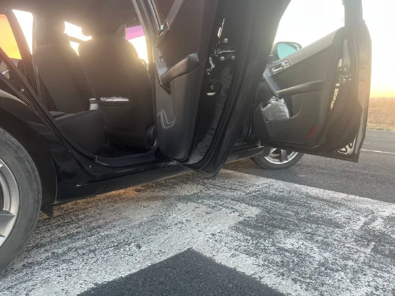 Продам автомобиль. я владелец, любое переоформление kia cerato 2 2012 года 1.6 (126 сил) механика 6ступка климат, 4 стеклоподъемника, обогрев зеркал, переднего и заднего стекла, абс, гидроусилитель. пробег 159000 езжу каждый день движок отлично, не дымит, не троит. коробка переключается мягко, не выбивает, не стучит. фрион заправлен, кондер и печка дуют хорошо. за машиной слежу, не избавляюсь, продаю в связи с покупкой кроссовера. из недавно поменянного антифриз, масло в коробке, масло в двс меняется каждые 5-6к, поменял стойки стабилизатора, втулки стабилизатора, наконечники, передние стойки, опорники, подшипники на опоре, пружины задние, пыльники, саленблоки, новый ремень, ролики, иридиевые свечи. за машиной ухаживал, брал для себя. гаражное хранение. осмотр торез 815000 торг при осмотре +79493638531 если не дозвонитесь, этот номер в телеграмме 📞 звоните: +7(949)3638531 - фотография - 4