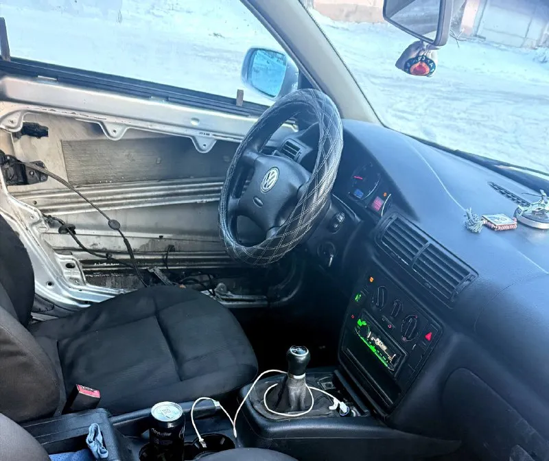Продам passat b5+ личный автомобиль цена 300р ❗️ в техническом плане никаких вложений не требует стоит газ учет рф= 180 автомобиль на полном ходу электрика вся работает ( нужно поставить карту дверей, она в наличии, нет времени заниматься) печка дует центральный замок стоит неплохая музыка работает ровно стоит новая мкпп есть титаны на летней резине, с ними цена будет другая осмотр донецк калининский 79494406156 📲 tg: qwerty 📞 звоните: +7(949)4406156 - фотография - 9