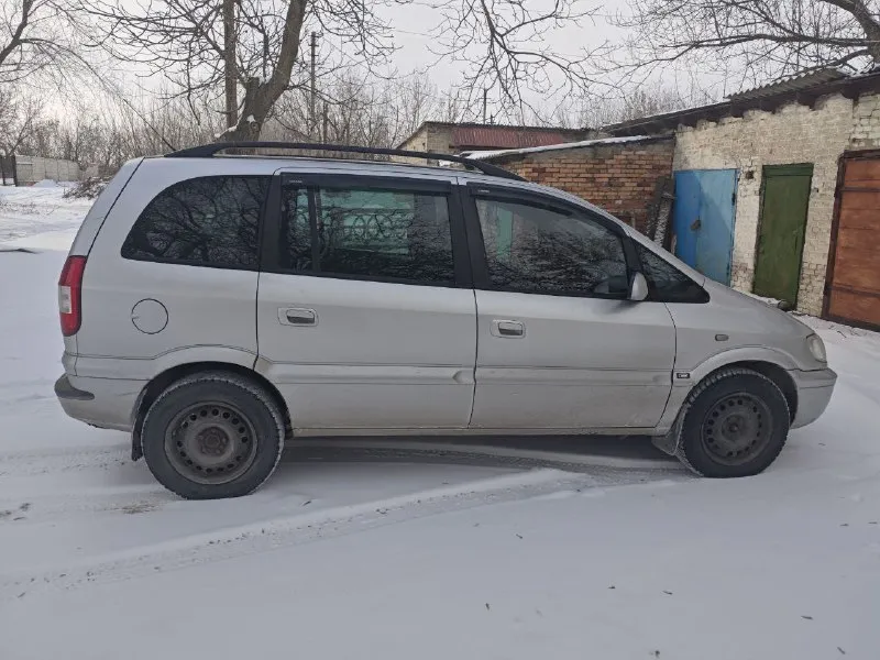 Продам opel zafira 2005 года выпуска, объем 2.2 куб. с акпп, пробег 220 тыс. км, цена 480 тыс. рубл. , пригонялась с европы в20 20 году, один хозяин записан в птс. два комплекта резины, зима новая. авто на полном ходу, подробнее по +79493322745 📞 звоните: +7(949)3322745 - фотография - 2