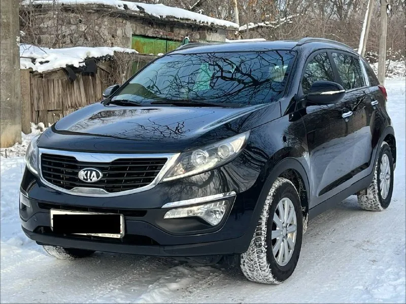 Kia sportage 2013 1владелец птс оригинал 2.0 бензин коробка автомат подушки безопасности abs парктроник помощь при спуске сигнализация с автозапуском режим eco мульти руль 2-х зонный климат контроль круиз контроль парктроник 4эл-стеклоподъемника эл-пакет эл-складывания зекрал обогрев зеркал подогрев передних и задних сидений датчик дождя датчик света бортовой компьютер штатная мультимедия aux bt usb зимняя резина на литых дисках цена 1.275.000торг автомобиль в хорошем состоянии, кузов целый без рижья и ржавчин, мотор работает тихо, коробка не пинает, по электрике все работает, салон целый пластик не затертый, по ходовой части все нормально, документы чистые любой вид переоформление, готов на любые проверки с вашей стороны. +79495245474 📞 звоните: +7(949)5245474 - фотография - 3