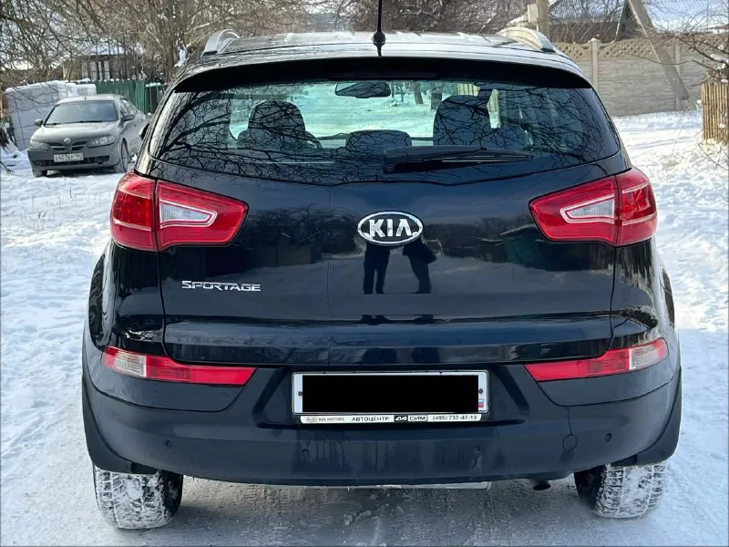 Kia sportage 2013 1владелец птс оригинал 2.0 бензин коробка автомат подушки безопасности abs парктроник помощь при спуске сигнализация с автозапуском режим eco мульти руль 2-х зонный климат контроль круиз контроль парктроник 4эл-стеклоподъемника эл-пакет эл-складывания зекрал обогрев зеркал подогрев передних и задних сидений датчик дождя датчик света бортовой компьютер штатная мультимедия aux bt usb зимняя резина на литых дисках цена 1.275.000торг автомобиль в хорошем состоянии, кузов целый без рижья и ржавчин, мотор работает тихо, коробка не пинает, по электрике все работает, салон целый пластик не затертый, по ходовой части все нормально, документы чистые любой вид переоформление, готов на любые проверки с вашей стороны. +79495245474 📞 звоните: +7(949)5245474 - фотография - 5